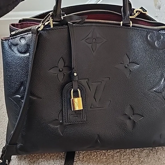 Louis Vuitton Grand Palais - Picture 1 of 6